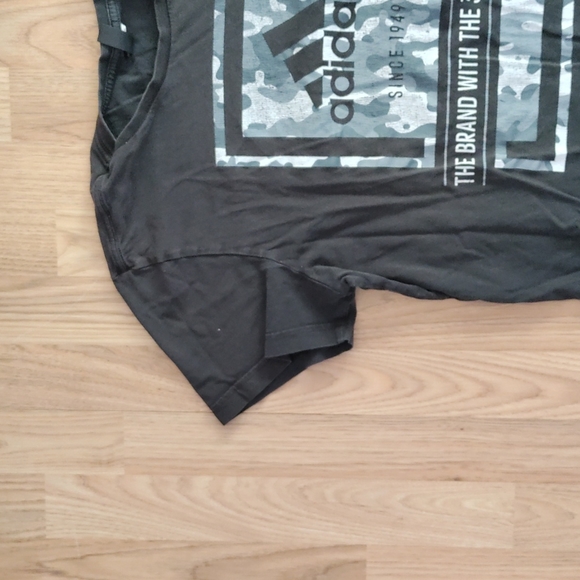 Adidas t-shirt - Picture 4 of 4